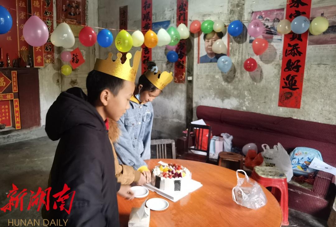 城步社工:为“逆风宝贝”举办暖心生日会_邵阳头条网